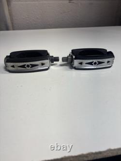 Vintage Schwinn Sting-Ray Krate Bicycle Pedals Rubber Block Chrome Pair
