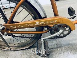 Vintage Schwinn Stingray Deluxe Bicycle