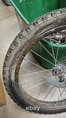 Vintage Schwinn Stingray S2 Rear Wheel Rusty Ray Wheel