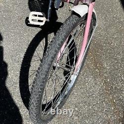 Vintage Schwinn Stingray banana seat bicycle with original basket. Beautiful