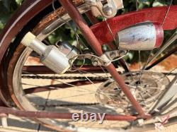Vintage Schwinn Suburban 5-Speed Bicycle Cruiser 1970s Bike, Air Pump + Lights Vintage Schwinn Suburban 5-Speed Bicycle Cruiser 1970s Bike, Air Pump + Lights
