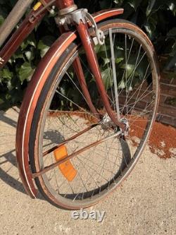Vintage Schwinn Suburban 5-Speed Bicycle Cruiser 1970s Bike, Air Pump + Lights