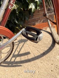 Vintage Schwinn Suburban 5-Speed Bicycle Cruiser 1970s Bike, Air Pump + Lights