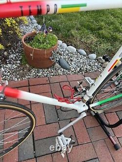 Vintage Schwinn Tempo Columbus Tubing Full Shimano 105 Road Bike Red Green White