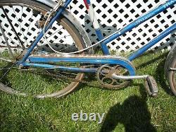 Vintage Schwinn Traveler Bicycle For Parts Or Restoration