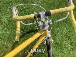 Vintage Schwinn Varsity 1973 Road Bike Chicago Yellow