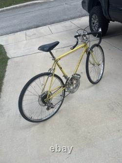 Vintage Schwinn Varsity 24 Small Frame Road Bike Yellow 10-Speed Early 1970s