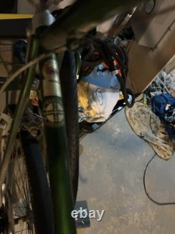Vintage Schwinn Varsity Bicycle 1970's 27 Wheels Green excellent 20 in frame