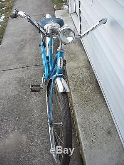 Vintage girls 24 inch Schwinn Hollywood /Bike, 1969 nice survivor