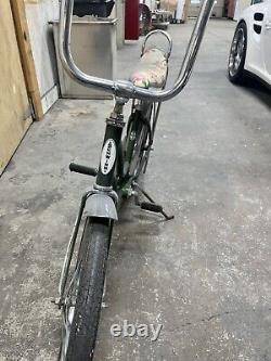 Vintage schwinn girls bike