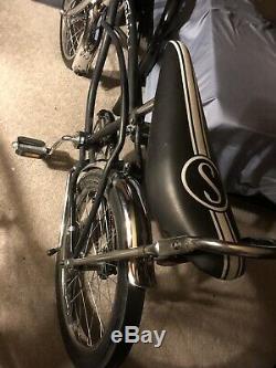 Vintage schwinn stingray bike