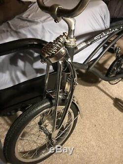 Vintage schwinn stingray bike